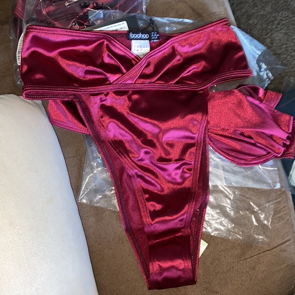 New Inventory 🔥Satin Twist Detail High Waist bikini Set🔥 - Picture 10 of 10